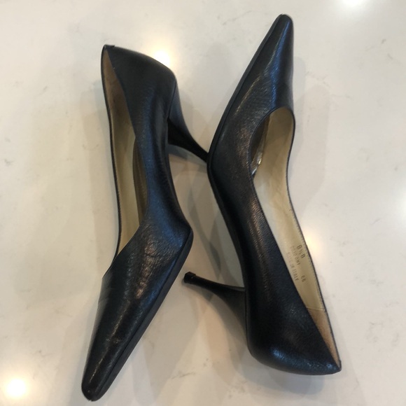 Navy and brown Coach pointy toe heel both pair women's size 81/2 but run 9 - Picture 6 of 16